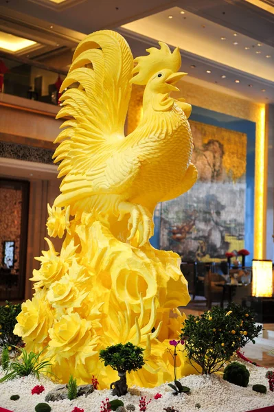 Une Sculpture Beurre Coq Est Exposée Dans Hôtel Ville Shenyang — Photo