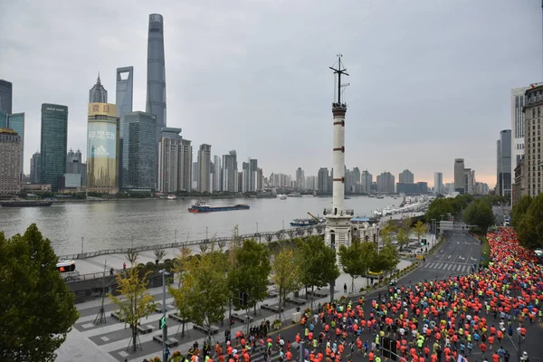 Participants Compete 2017 Shanghai International Marathon Shanghai China November 2017 — Stock Photo, Image