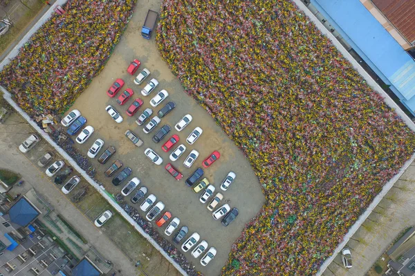 Vista Aérea Dezenas Milhares Bicicletas Compartilhadas Abandonadas Empilhadas Estacionamento Cidade — Fotografia de Stock