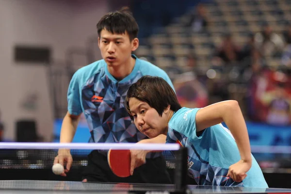 Chen Xingtong Frente Serve Como Ela Zhou China Competem Contra — Fotografia de Stock