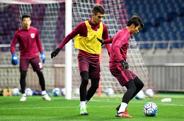 Brezilyalı Futbol Oyuncu Oscar Çin Shanghai Sipg Merkezi Bir Eğitim — Stok fotoğraf