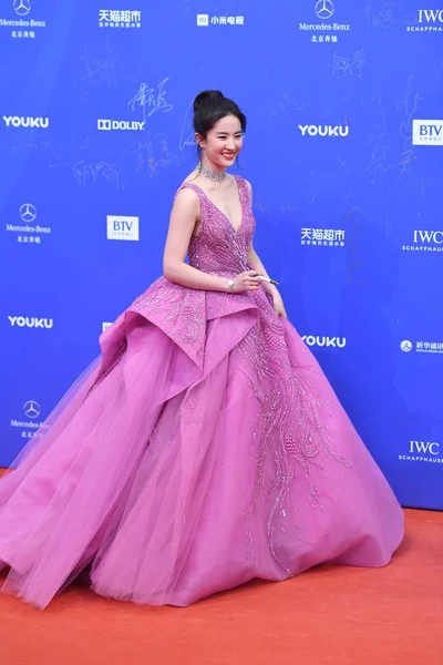 Actriz China Liu Yifei Llega Alfombra Roja Para Ceremonia Apertura — Foto de Stock