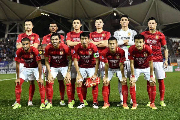 Jugadores Alineación Inicial Del Guangzhou Evergrande China Posan Antes Competir — Foto de Stock