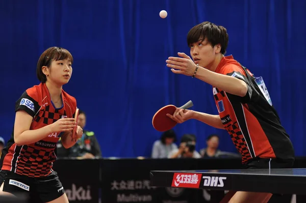 在中国东部的无锡市举行的2017年第23届亚洲乒乓球锦标赛期间 他和日本的米尤 马田在混双半决赛中与中国选手周宇和陈兴通竞争 — 图库照片