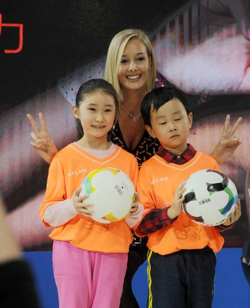 Viktoria Varga写真素材 ロイヤリティフリーviktoria Varga画像 Depositphotos