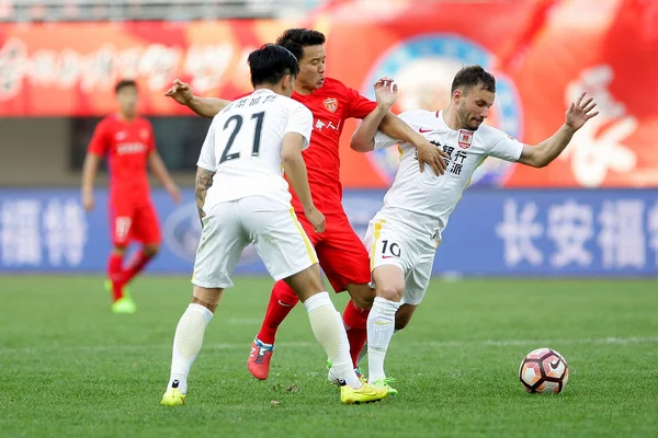 Hongaars Voetballer Szabolcs Huszti Van Changchun Yatai Gelijk Uitdagingen Met — Stockfoto