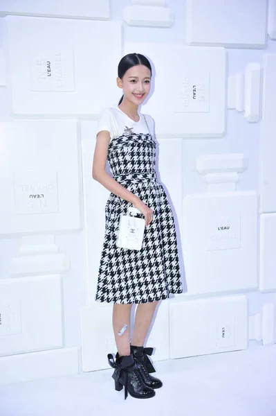 Chinese Actress Sun Poses She Arrives Promotional Event Chanel Perfume — Stock Photo, Image