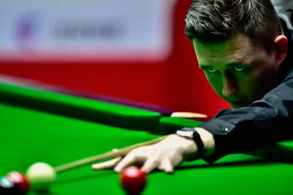 Kyren Wilson Της Αγγλίας Παίζει Έναν Πυροβολισμό Mark Selby Της — Φωτογραφία Αρχείου