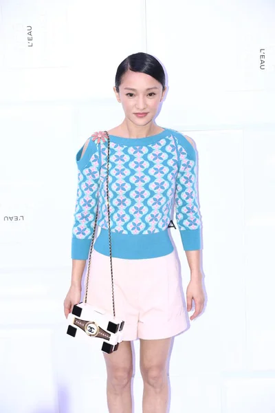 Actriz China Zhou Xun Posa Mientras Llega Para Evento Promocional —  Fotos de Stock