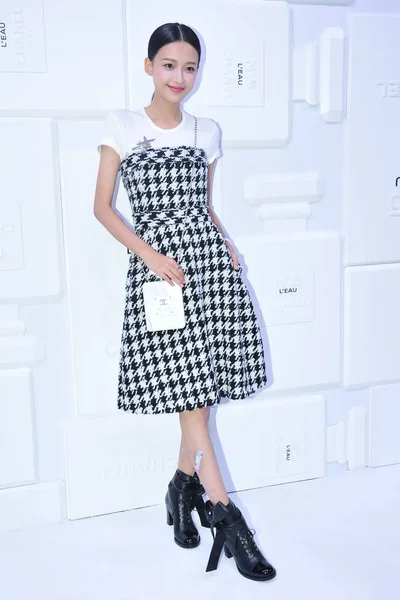 Chinese Actress Sun Poses She Arrives Promotional Event Chanel Perfume — Stock Photo, Image