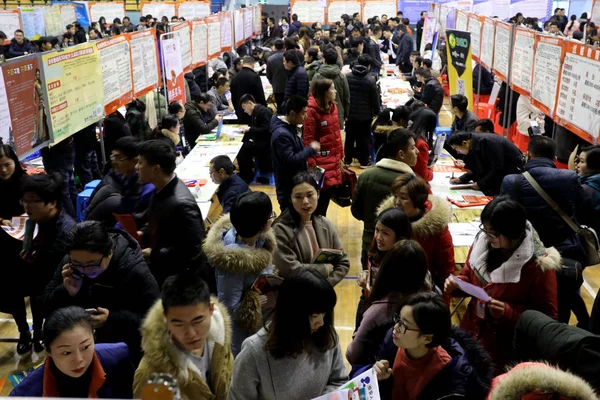 Chinesische Arbeitssuchende Drängen Sich Auf Einer Jobmesse Der Stadt Huaian — Stockfoto