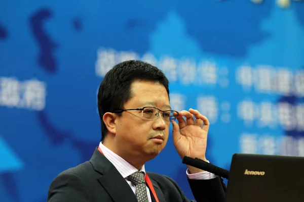 Liang Xinjun Vice Styrelseordförande Och För Forun Group Levererar Ett — Stockfoto
