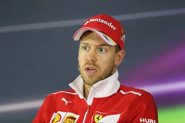 Der Deutsche Pilot Sebastian Vettel Von Ferrari Nimmt Einer Pressekonferenz — Stockfoto