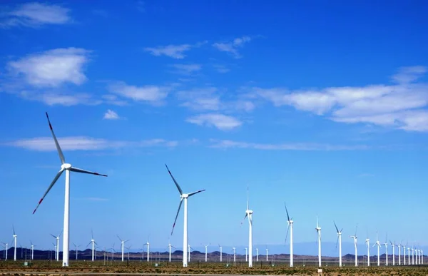 Ветряные Турбины Кружатся Выработки Электроэнергии Ветряной Электростанции Хами Северо Западный — стоковое фото