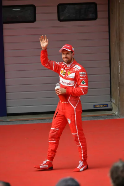Allemande Sebastian Vettel Ferrari Vagues Après Avoir Remporté Deuxième Place — Photo
