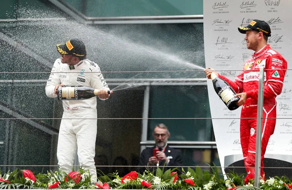 Pilota Britannico Lewis Hamilton Della Mercedes Sinistra Tedesco Sebastian Vettel — Foto Stock
