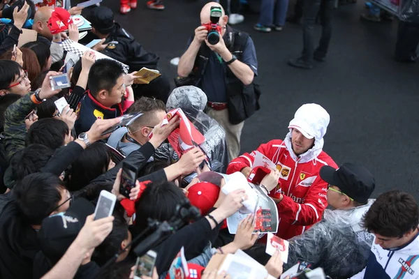 Sebastian Vettel Pilote Allemand Signe Des Autographes Pour Les Fans — Photo