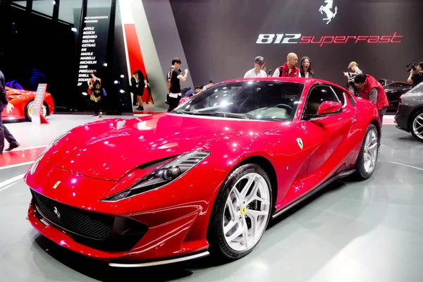 Ferrari 812 Superfast Sports Car Display 17Th Shanghai International Automobile — стоковое фото