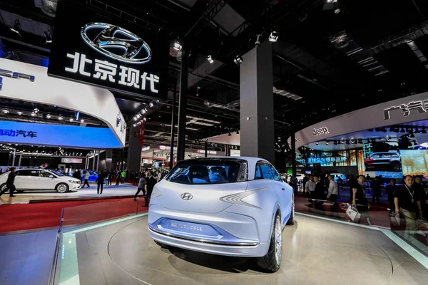 2017年4月19日在中国上海举行的第十七届上海国际汽车工业展览会 也称2017年上海汽车 期间展出了现代铁燃料电池概念车 — 图库照片