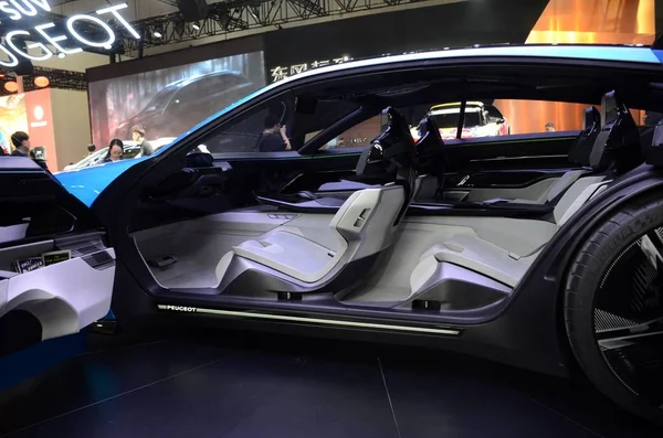 Automóvil Peugeot Instinct Concept Exhibe Durante 17ª Exposición Internacional Industria — Foto de Stock