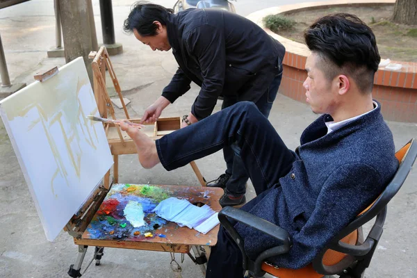 Engelli Çinli Ressam Liu Kaijian Çin Doğusundaki Jiangsu Eyaletinin Nantong — Stok fotoğraf