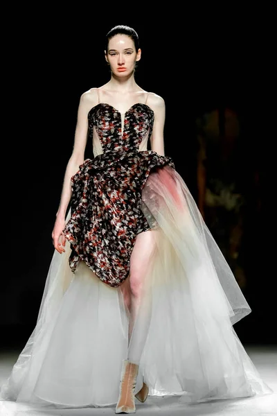 Modell Visar Skapelse Modevisning Couture Den Shanghai Mode Vecka Höst — Stockfoto