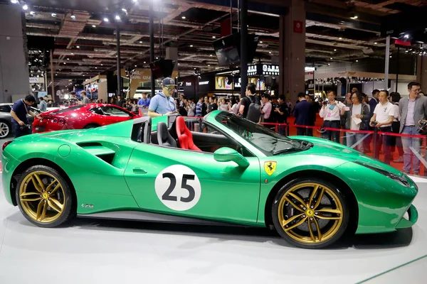 Ferrari 488 Spider Представлен Шанхайской Международной Выставке Автомобильной Промышленности Известной — стоковое фото