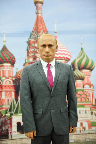 ロシアのウラジーミル プーチン大統領のワックスフィギュアが 2017年3月6日 中国北東部の遼寧省浙陽市にあるワックス博物館に展示されている — ストック写真
