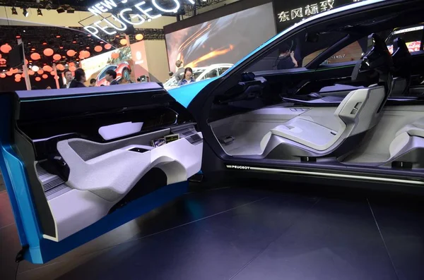 Automóvil Peugeot Instinct Concept Exhibe Durante 17ª Exposición Internacional Industria — Foto de Stock