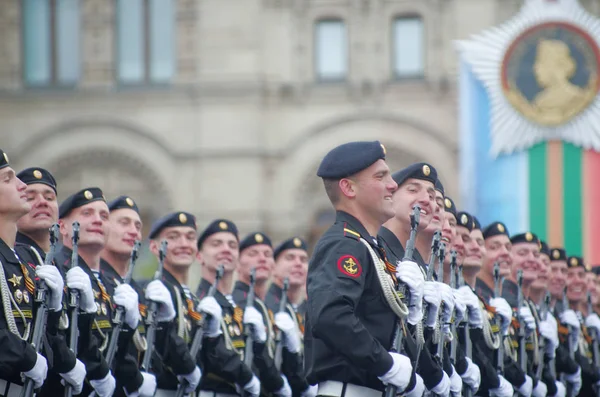 Orosz Katonák Menet Közben Vörös Tér Győzelem Napján Katonai Parádét — Stock Fotó