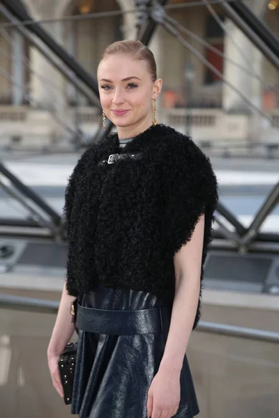 Engelse Actrice Sophie Turner Woont Modeshow Van Louis Vuitton Tijdens — Stockfoto