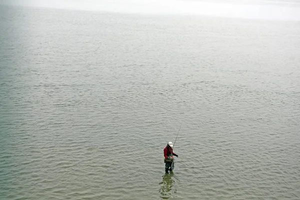 Local Fishes Submerged Bank Qiantang River Ignoring Warnings Hangzhou City — Stock Photo, Image