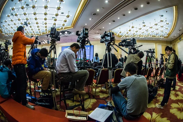 Fotografer Och Journalister Vila Paus Mellan Presskonferenser Den Fjärde Sessionen — Stockfoto