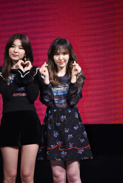 Izquierda Derecha Seulgi Wendy Del Grupo Chicas Surcoreanas Red Velvet —  Fotos de Stock