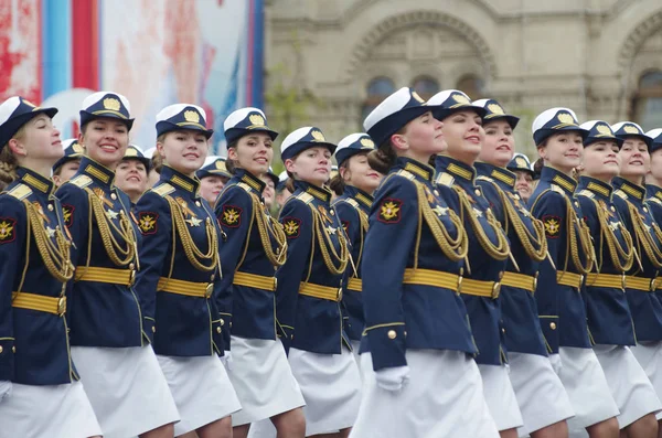 Soldados Russos Marcham Longo Praça Vermelha Durante Desfile Militar Dia — Fotografia de Stock