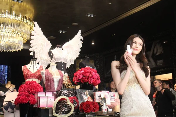 Kínai Modell Sui Jelent Megnyitó Ünnepségen Kína Első Victoria Secret — Stock Fotó