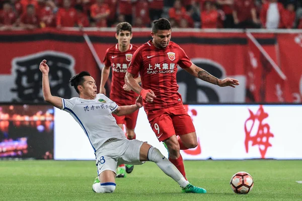 Jogador Brasileiro Futebol Elkeson Certo Shanghai Sipg Desafia Com Jogador — Fotografia de Stock