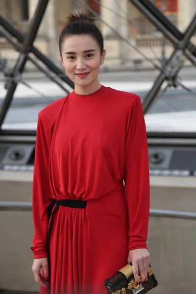 Actriz China Song Jia Asiste Desfile Moda Louis Vuitton Durante —  Fotos de Stock