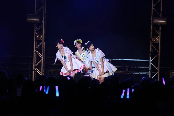 左から 岡部りん 山田奈々美 日本のアイドルガールズグループAkb48 Team 8の小栗有以が 2017年4月29日に香港で開催されたファンミーティングイベントに出席 — ストック写真