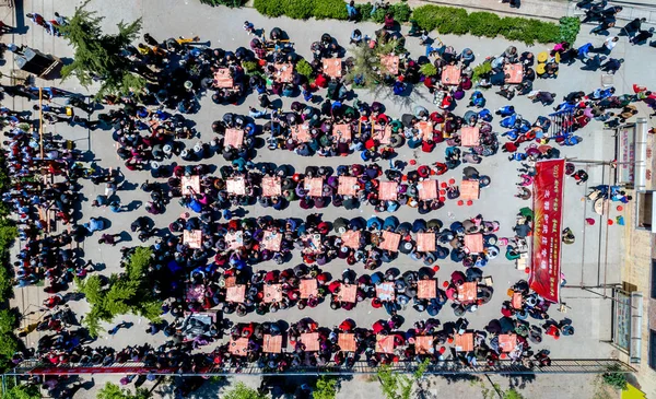 Vista Aérea Dos Aldeões Que Frequentam Banquete Bolinhos Aldeia Wuzhuang — Fotografia de Stock