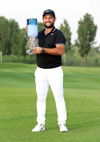 Alexander Levy Francia Posa Con Trofeo Después Ganar Ronda Final —  Fotos de Stock