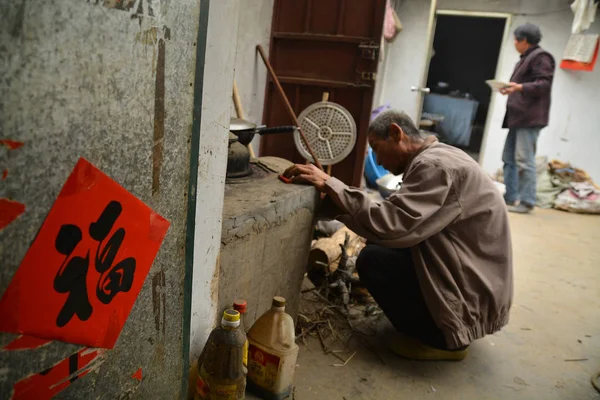 Jixiang Hombre Chino Años Chuanmei Mujer China Años Representan Casa —  Fotos de Stock