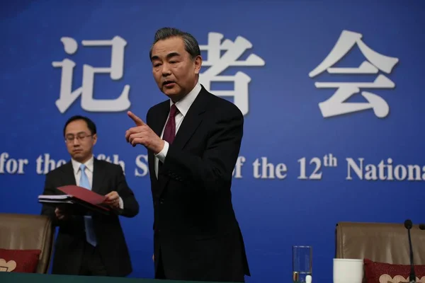 Minister Spraw Zagranicznych Chiński Wang Uczęszcza Konferencji Prasowej Dla Piątej — Zdjęcie stockowe