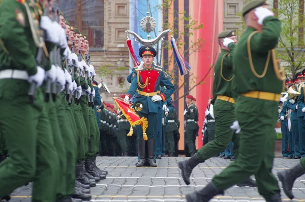 Russische Soldaten Marschieren Während Der Militärparade Zum Jahrestag Des Sieges — Stockfoto