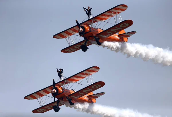 Die Breitling Wingwalkers Treten Während Der Luftfahrtschau 2017 Zhengzhou City — Stockfoto