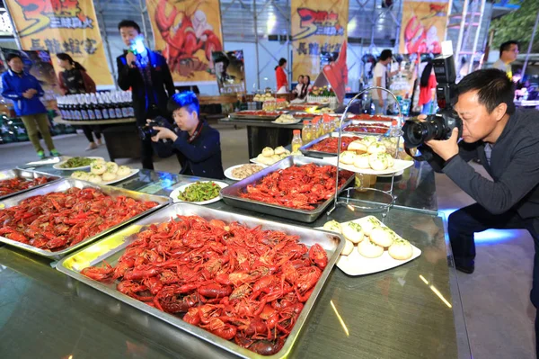 View Crayfish Feast Held Gourmet Plaza Celebrate Its 3Rd Anniversary — стоковое фото
