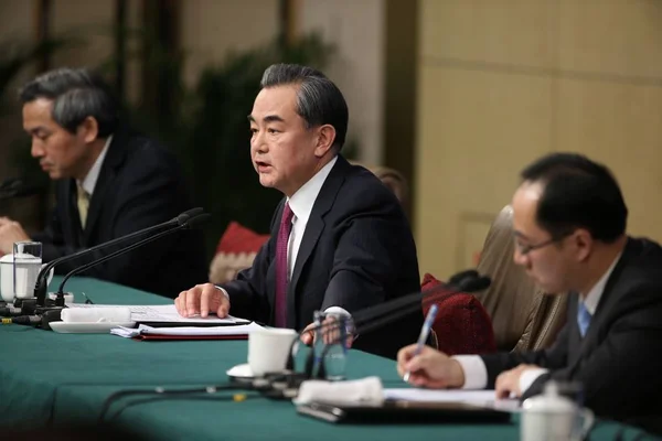 Министр Иностранных Дел Китая Ван Принял Участие Пресс Конференции Посвященной — стоковое фото