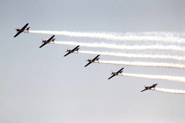 Gli Aerei Acrobatici Esibiscono Durante Zhengzhou Airshow 2017 Nella Città — Foto Stock