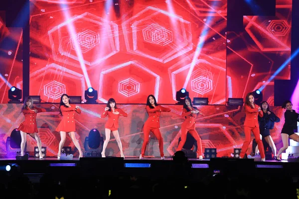 Ara Güney Koreli Kız Grubunun Taipei Tayvan Bir Konser Sırasında — Stok fotoğraf