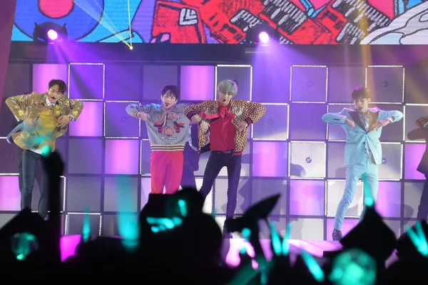 Members South Korean Boy Group Shinee Perform Concert Hong Kong — стокове фото